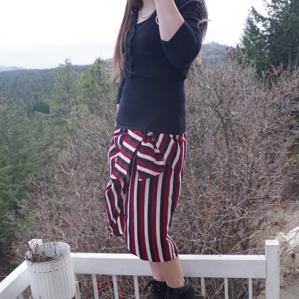 Cool Vintage  Dynamite Skirt Stripped Big Bow In Front